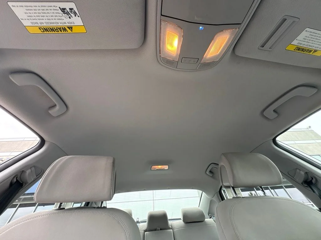 Used 2016 Silver Hyundai SE image 28