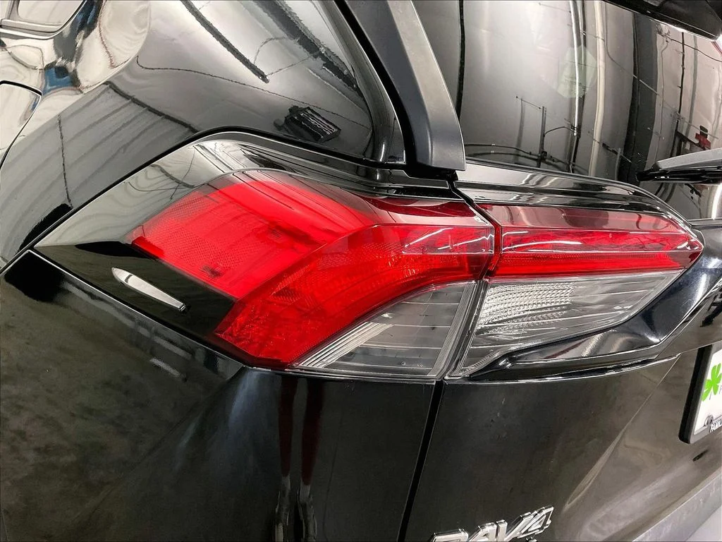 Used 2019 Black Toyota XLE image 34