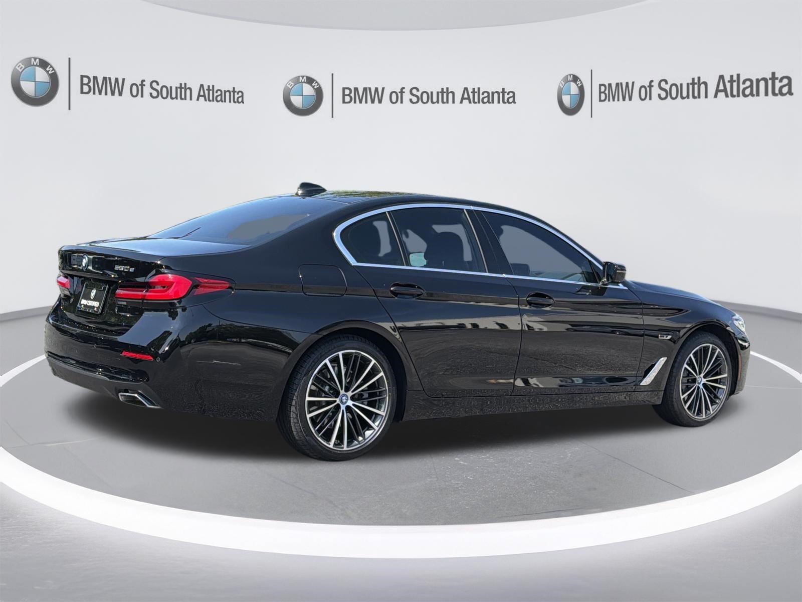 Used 2023 Jet Black BMW 530e xDrive image 26