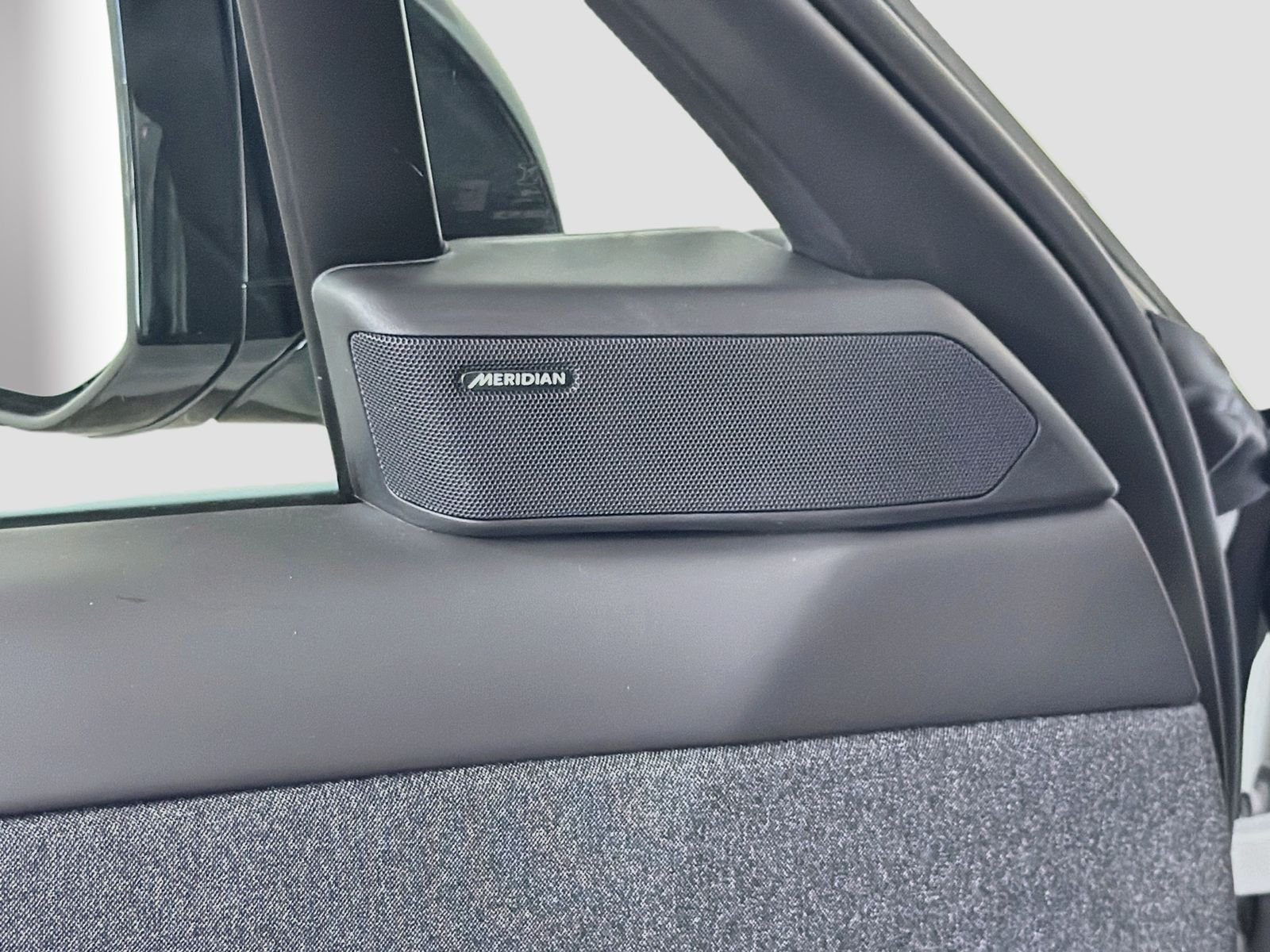 New 2026 Fuji White Land Rover Dynamic SE image 22