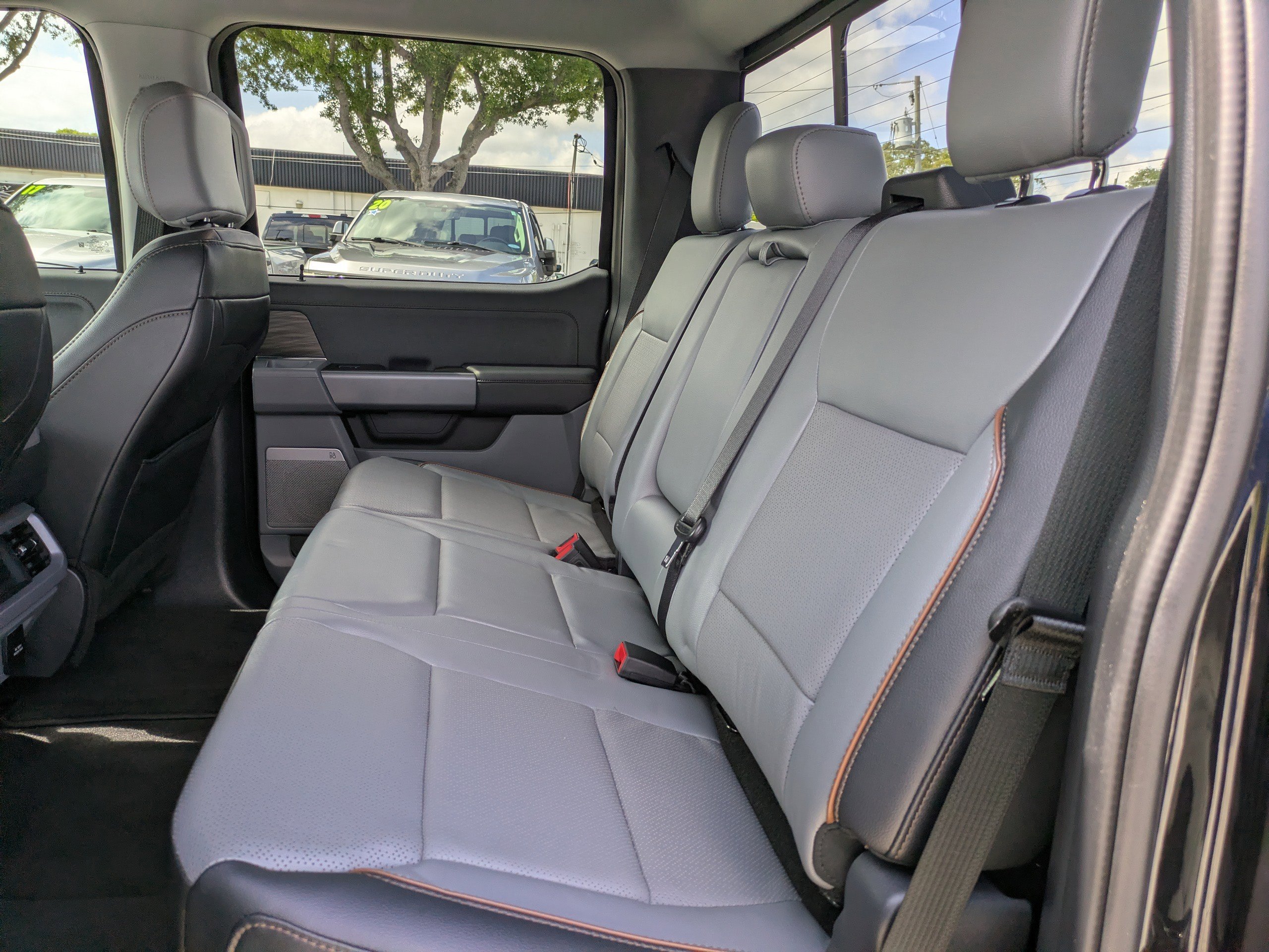 Used 2024 Black Metallic Ford LARIAT image 14