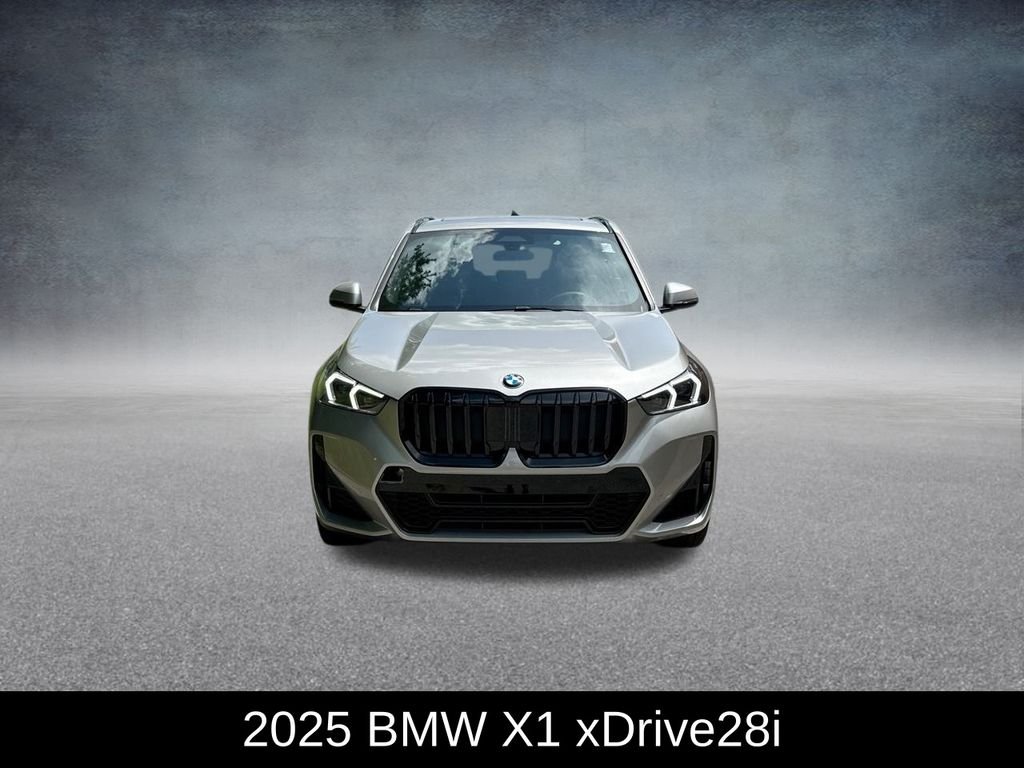 Used 2025 Silver BMW xDrive28i image 3