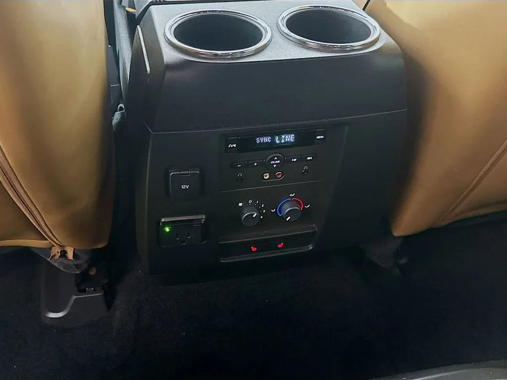 Used 2013 Black Lincoln Base image 30
