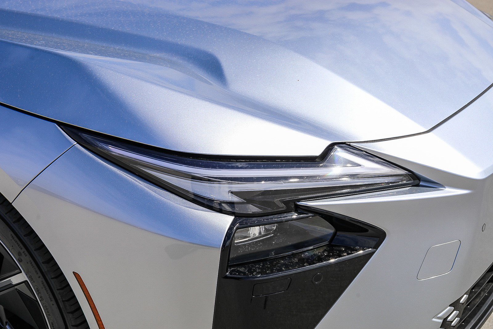 New 2026 Iridium Lexus ES 500e PREMIUM AWD image 7