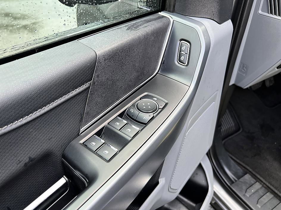 Used 2024 Gray Metallic Ford XLT image 10