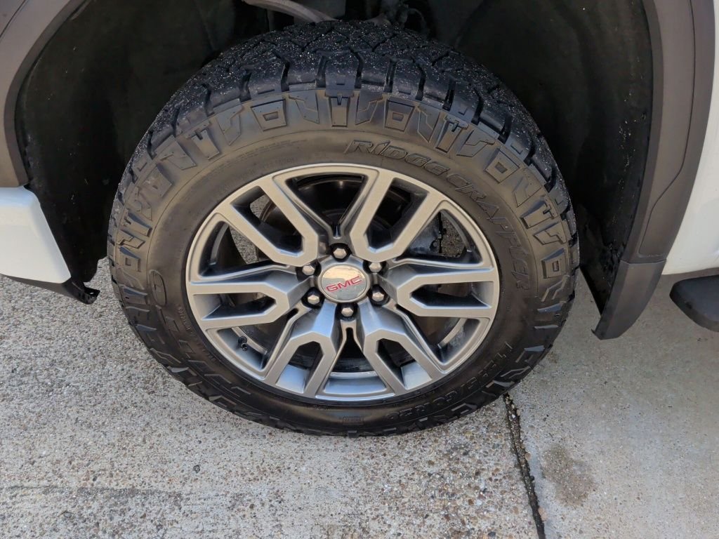 Used 2021 White GMC AT4 image 55