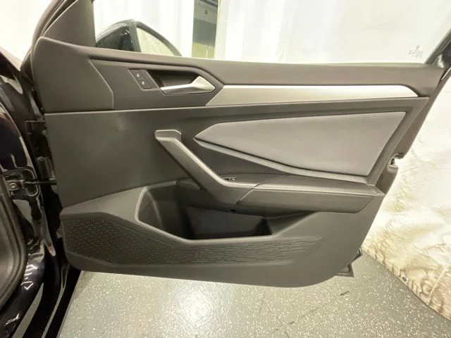 2025 Volkswagen Jetta SE - Photo 22