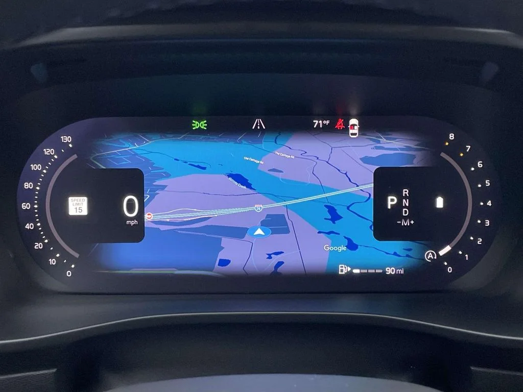 2025 Volvo XC40 Plus - Photo 14