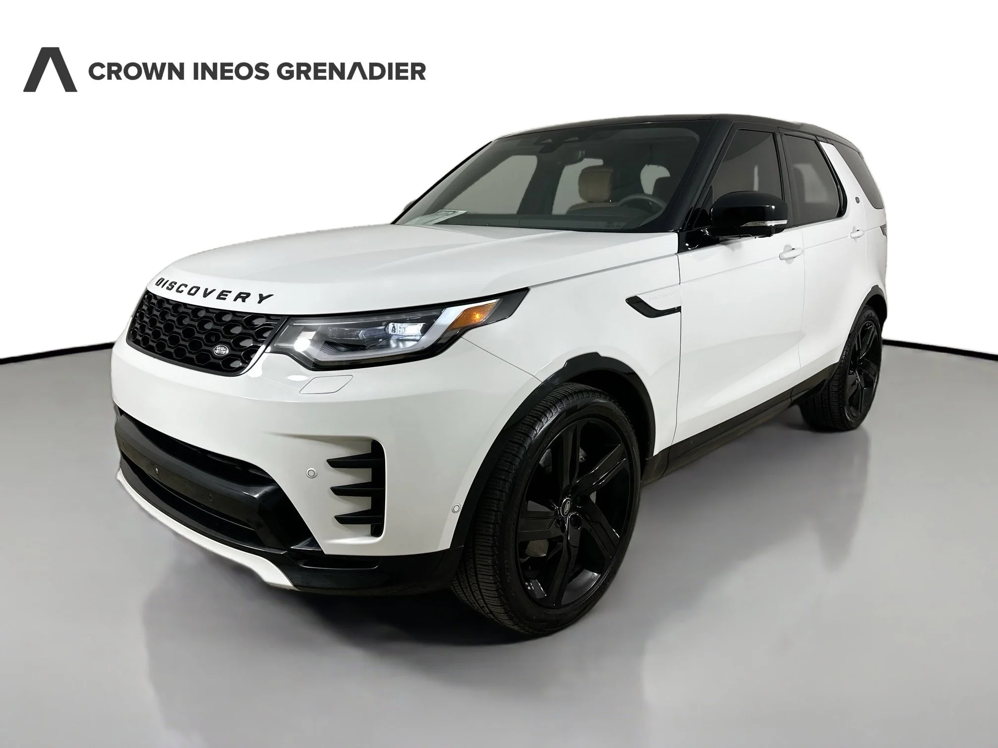2024 Land Rover Discovery P300 Dynamic SE's photo
