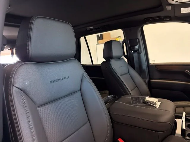 2027 GMC Yukon Denali - Photo 36