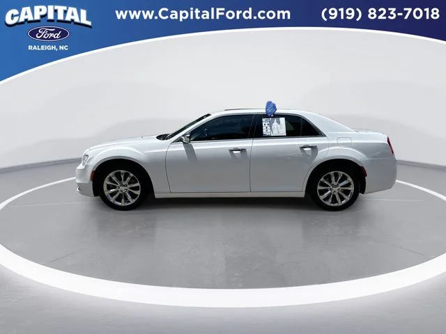 Used 2018 White Chrysler Limited image 5