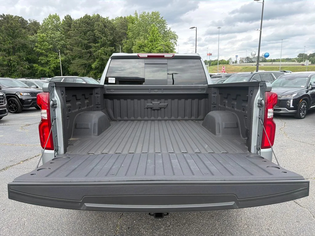 Used 2025 Gray Chevrolet LTZ image 18