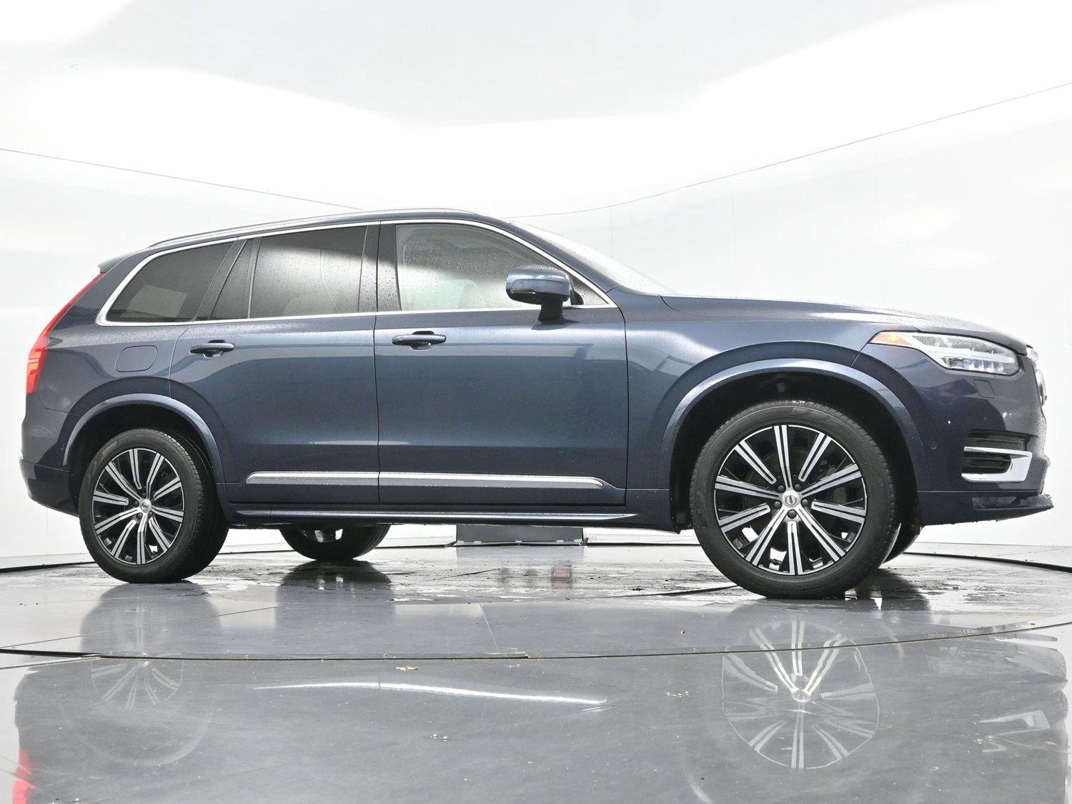 Used 2023 Denim Blue Metallic Volvo Plus image 43
