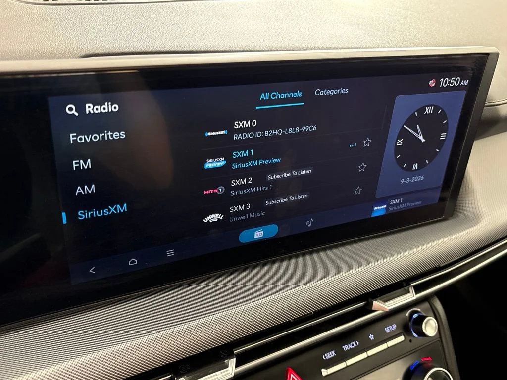 Used 2025 Gray Hyundai SEL image 27