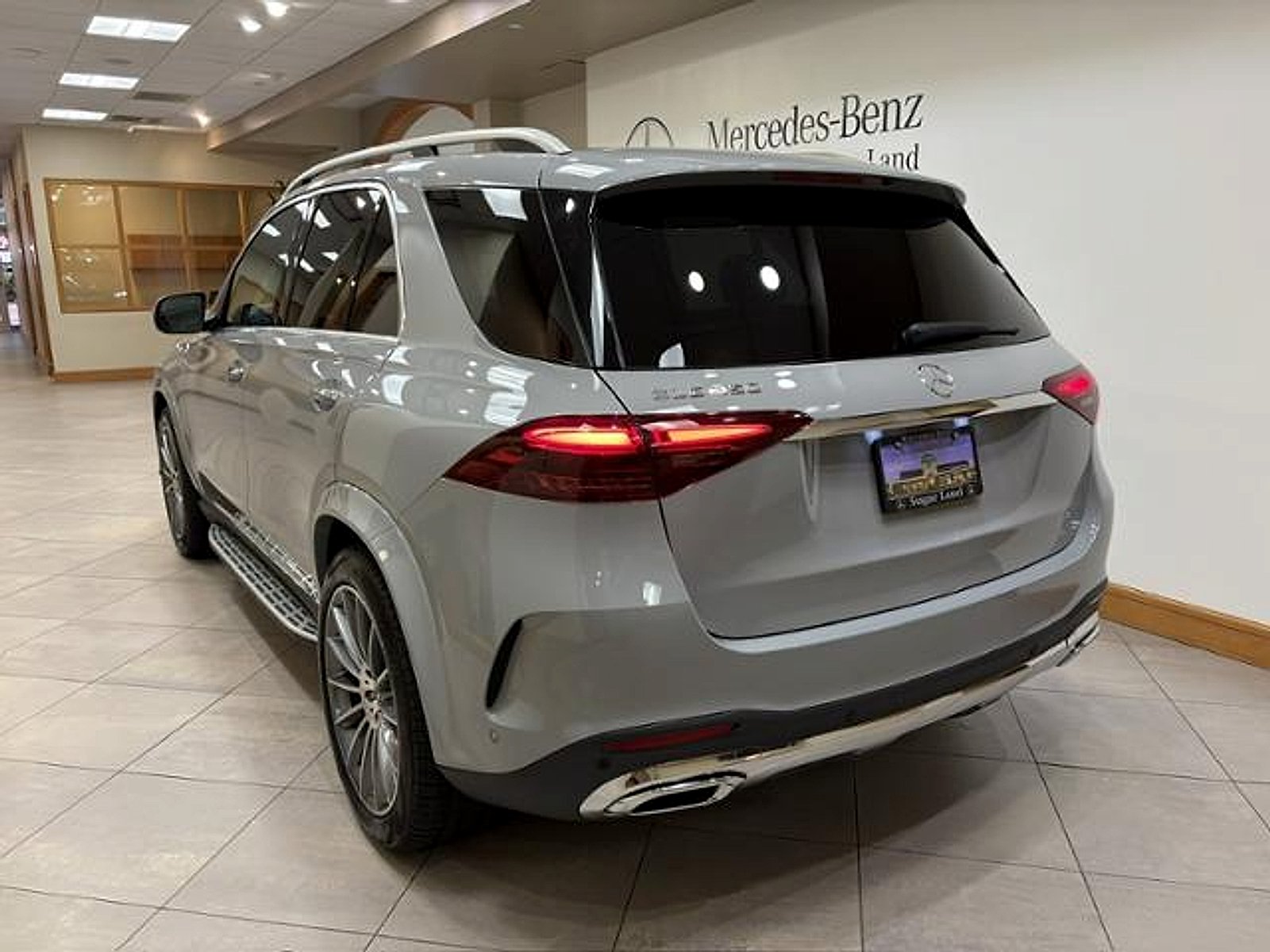 New 2026 MANUFAKTUR Alpine Grey Mercedes-Benz  image 4