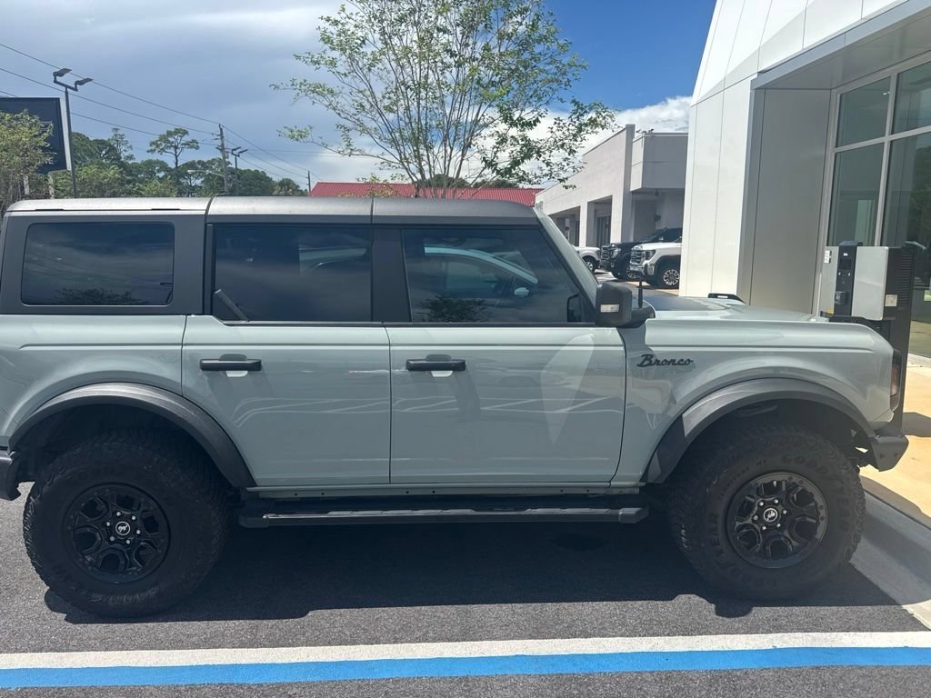 Used 2022 Green Ford Wildtrak image 1