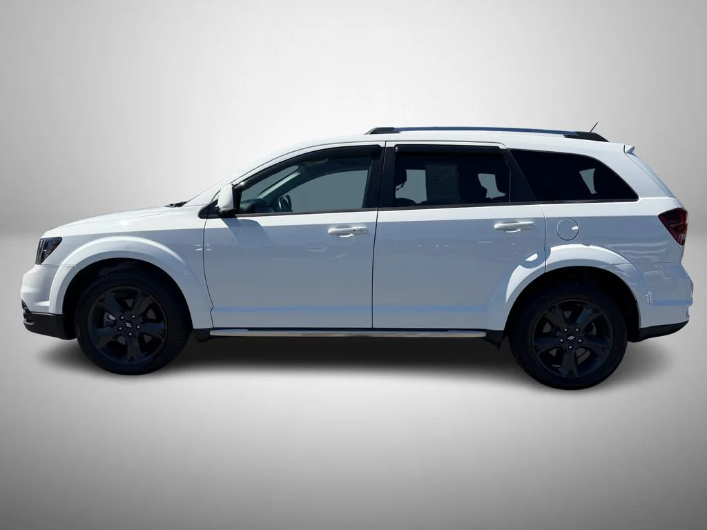Used 2018 White Dodge Crossroad image 6