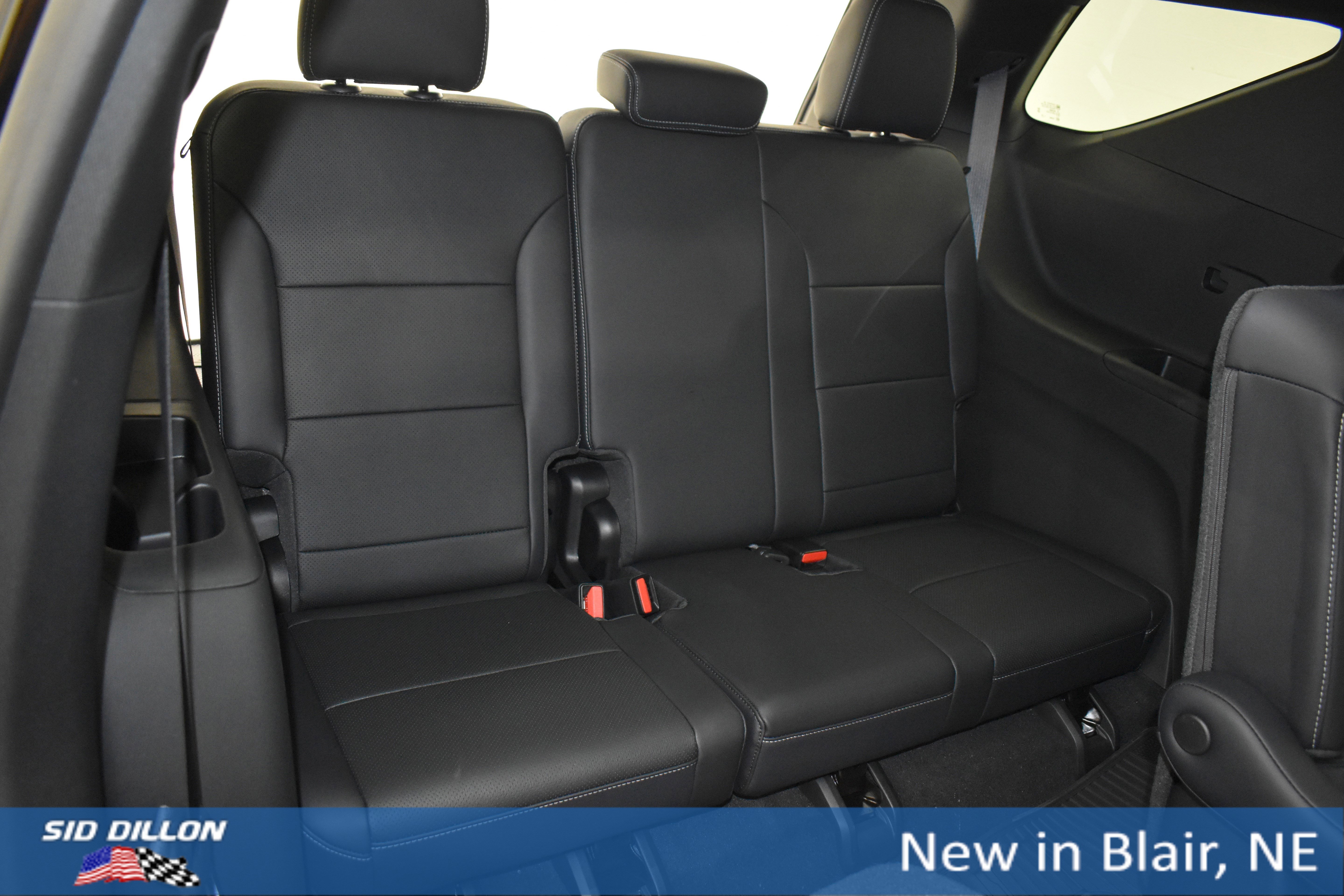 New 2026 Mosaic Black Metallic Chevrolet LT image 12