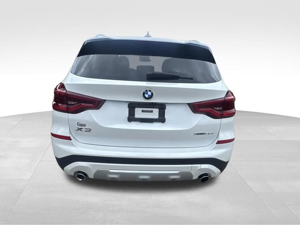 Used 2019 White BMW xDrive30i image 4