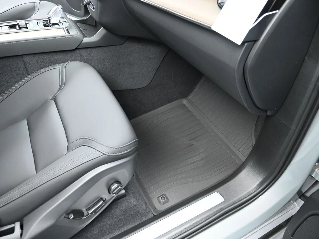 New 2026 Vapour Grey Volvo Core image 27