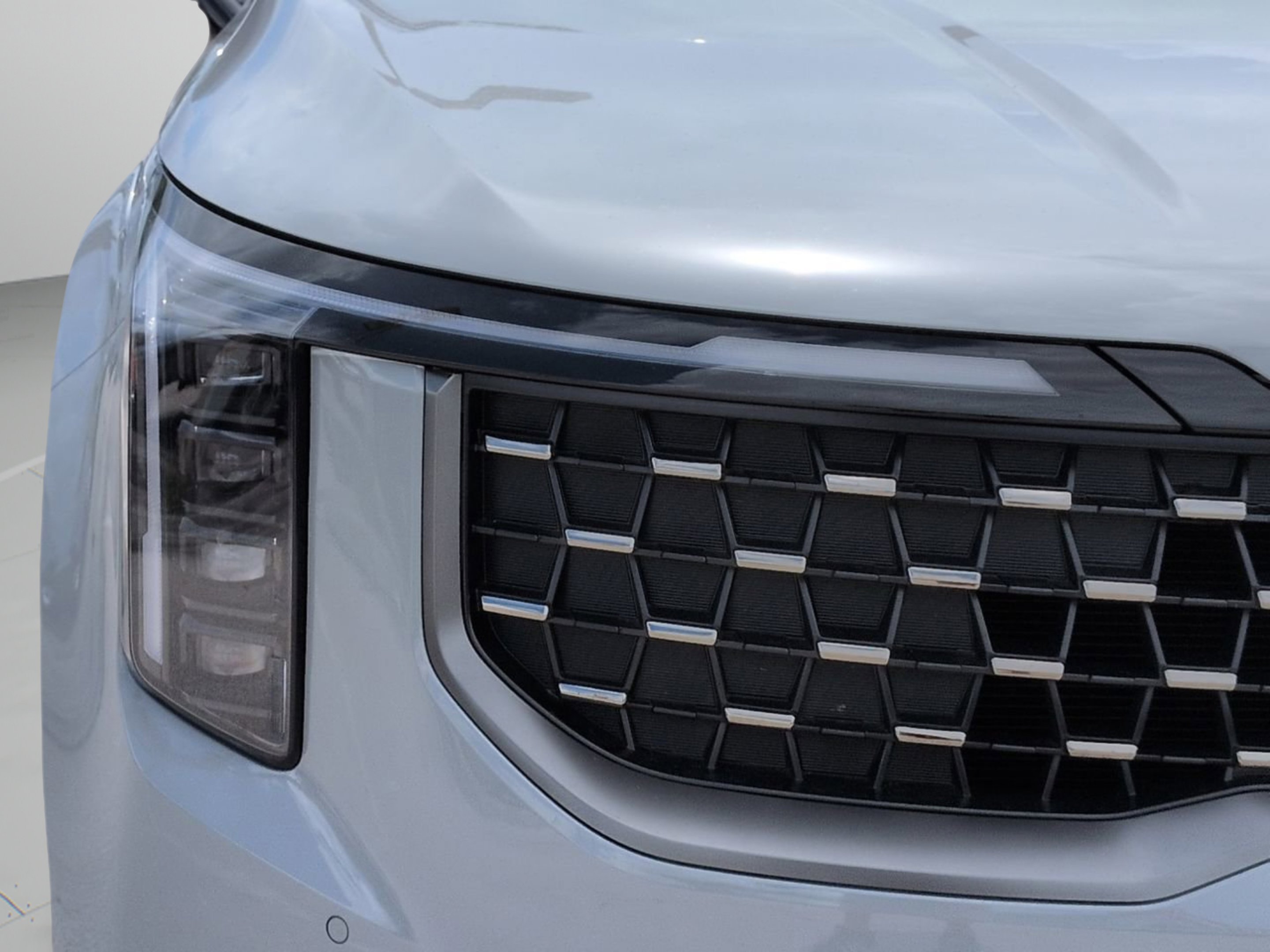 New 2026 Ceramic Silver Kia SX Prestige image 37