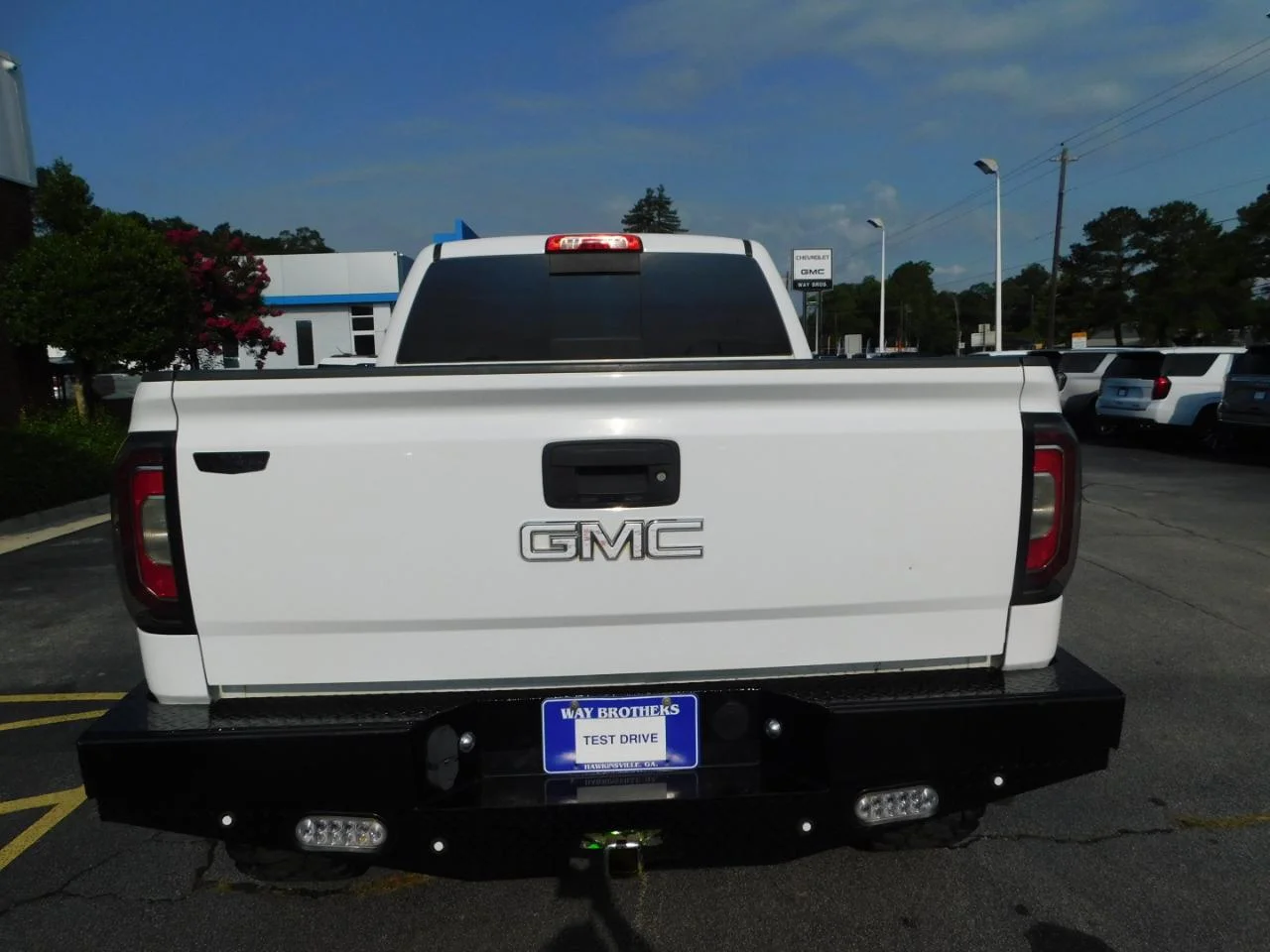 Used 2016 White GMC 4WD Crew Cab 143.5 in SLT image 7