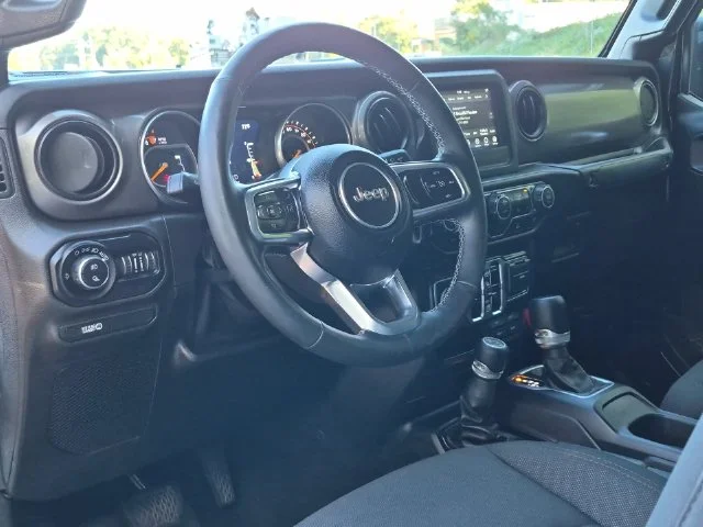 Used 2020 Black Jeep Sport image 29