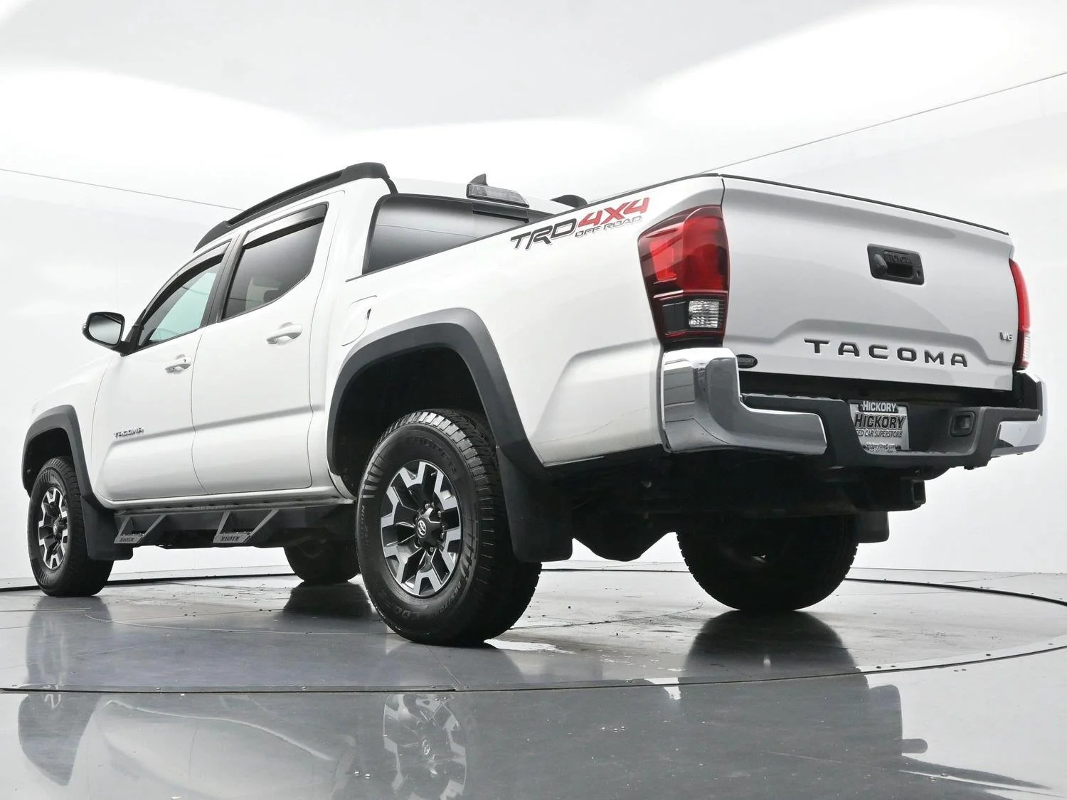 Used 2018 Super White Toyota TRD Off Road image 46