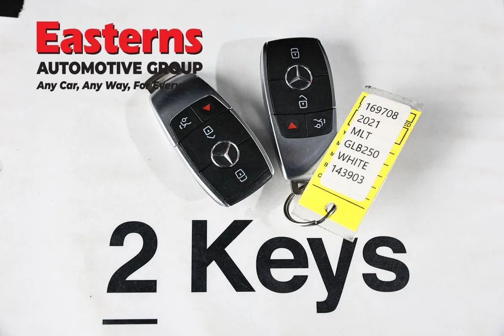 Used 2021 White Mercedes-Benz GLB 250 image 28