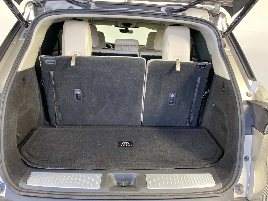 Used 2023 Titanium INFINITI LUXE image 8