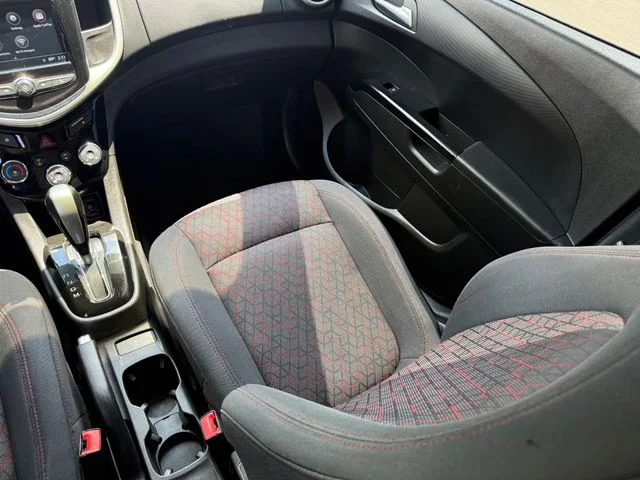 Used 2018 Blue Metallic Chevrolet LT image 24