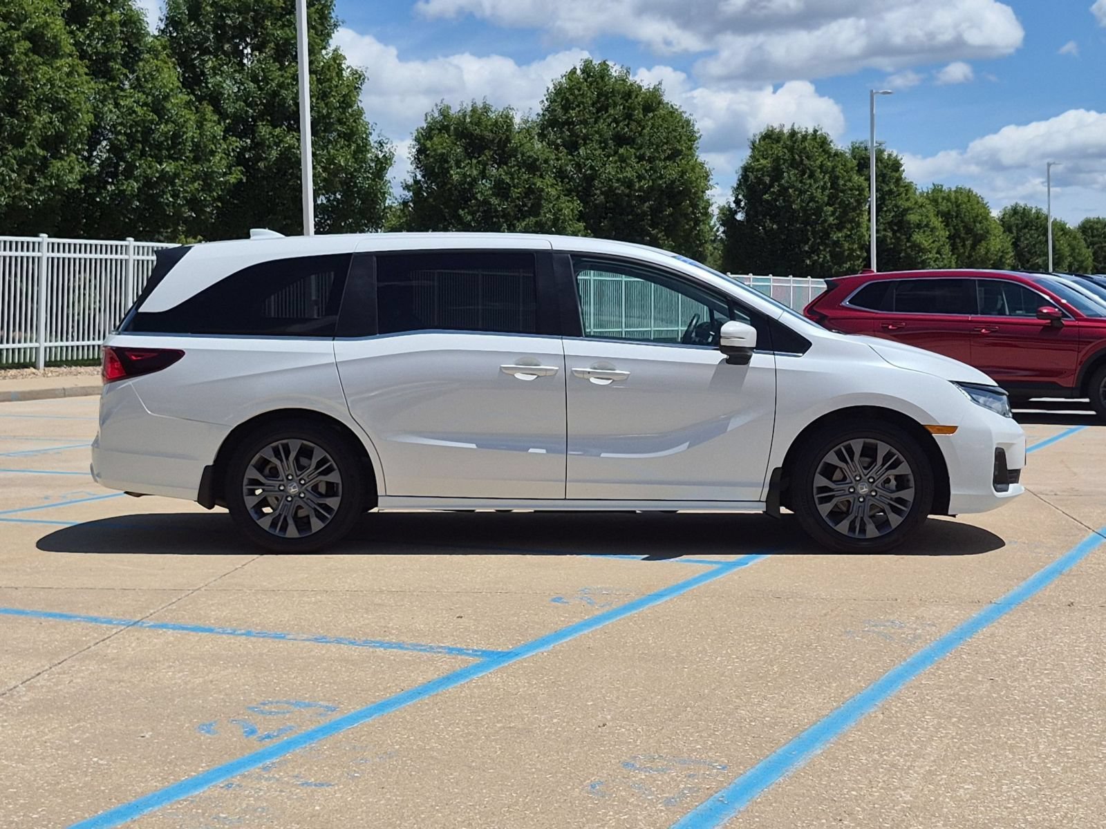 Certified Used 2025 Platinum White Pearl Honda Touring image 5
