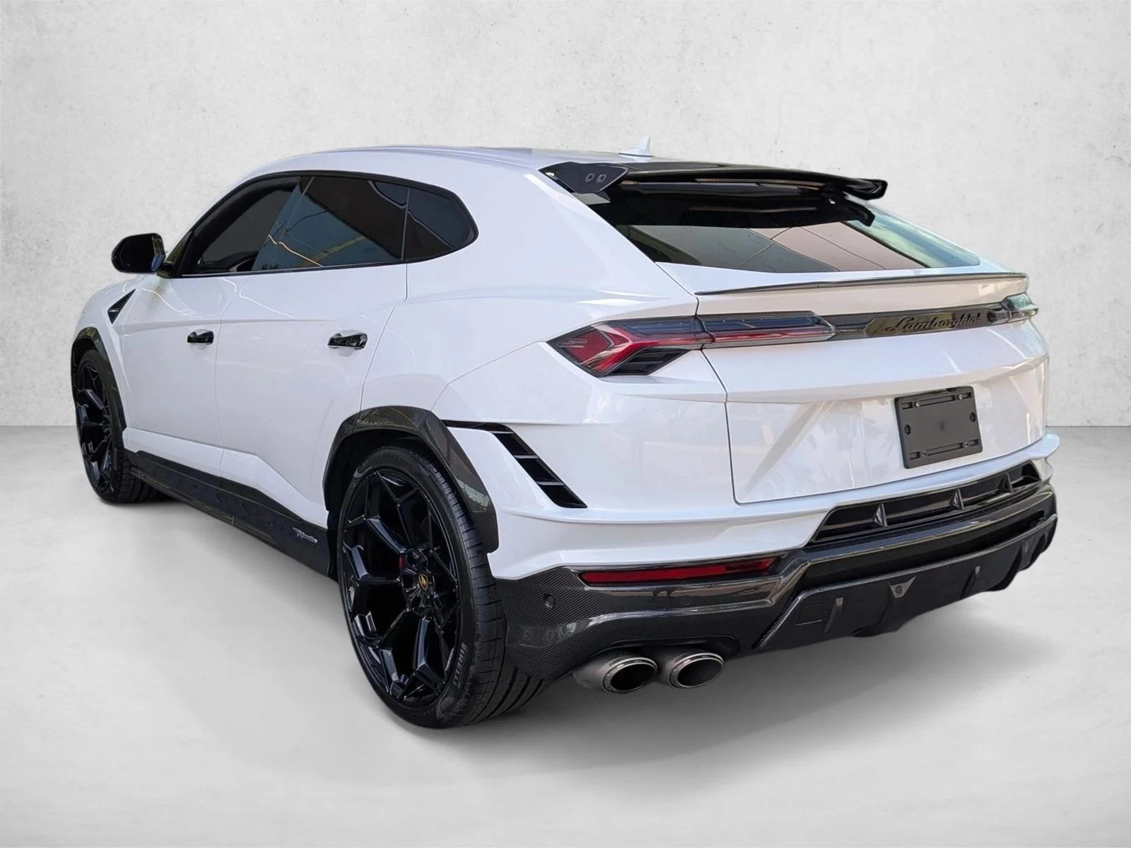 Used 2023 White Lamborghini Performante image 8