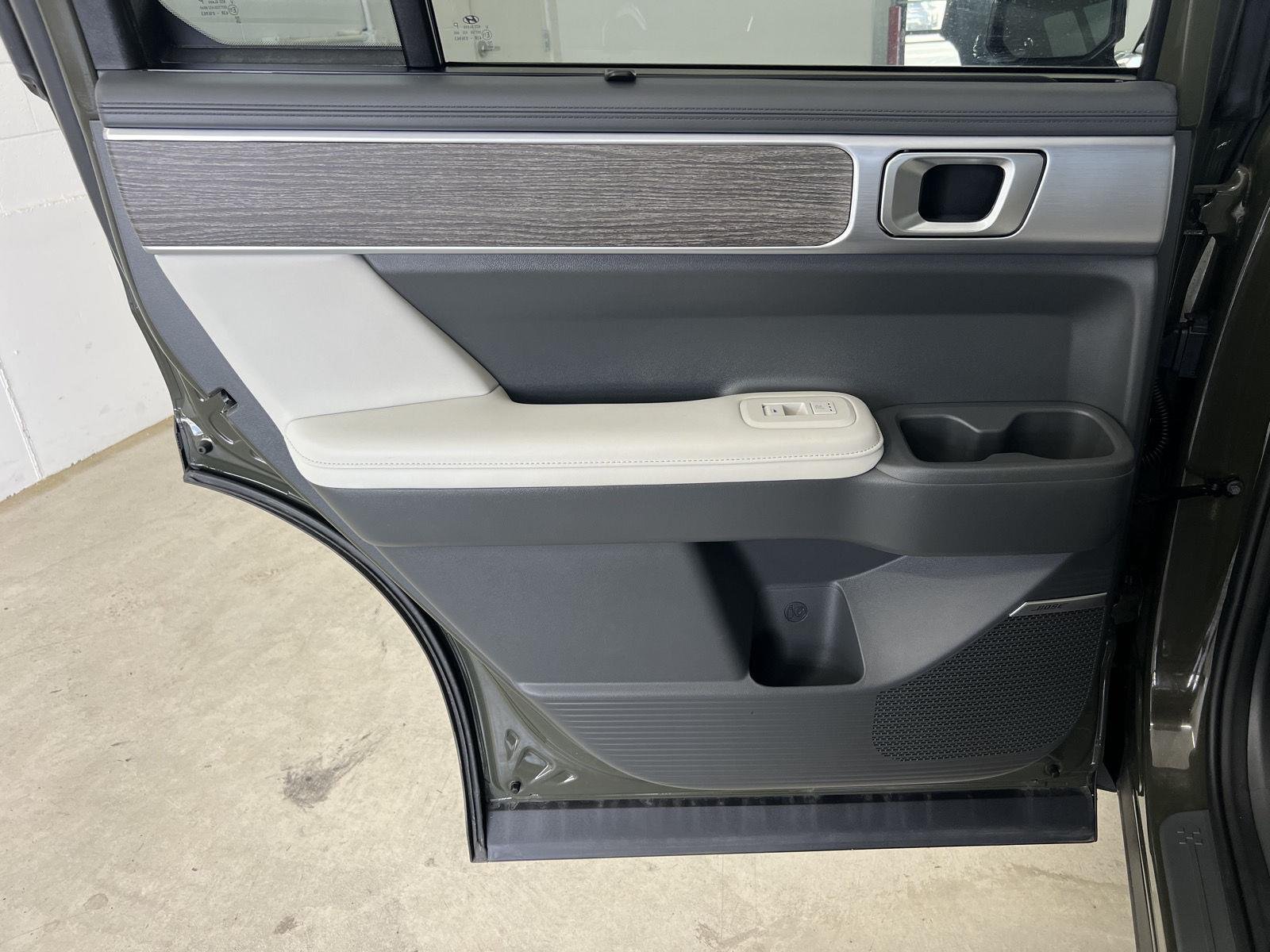 Used 2024 Rockwood Green Hyundai Limited image 23