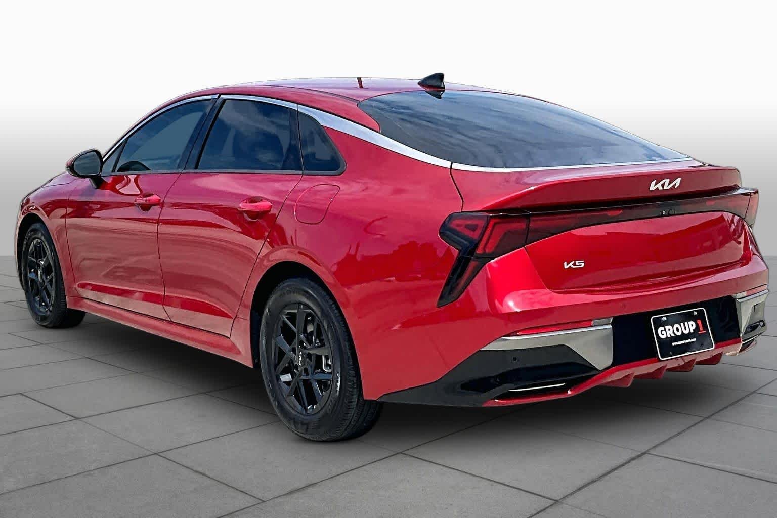 Used 2025 Runway Red Kia LXS image 21