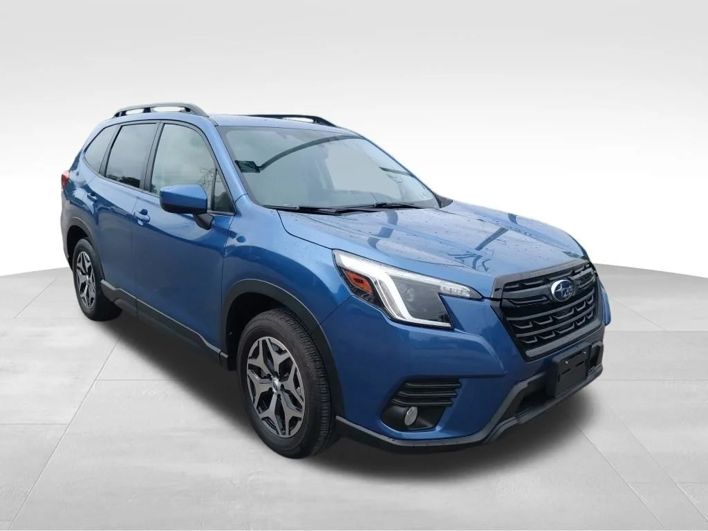 Used 2023 Horizon Blue Pearl Subaru Premium image 5