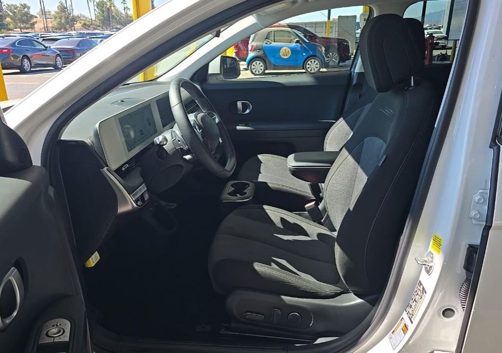 Used 2024 White Hyundai SEL image 5