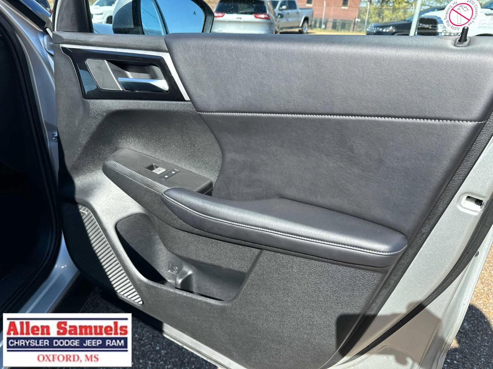 2025 Mitsubishi Outlander SE - Photo 37
