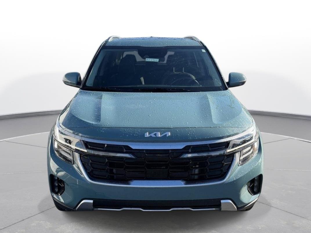 Used 2025 Pluton Blue Kia SX image 7