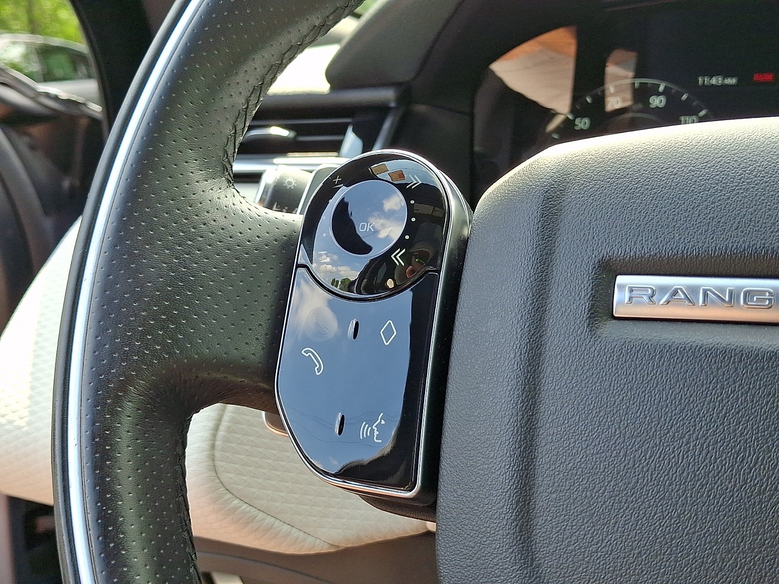 Used 2019 Byron Blue Metallic - 1CK Land Rover P250 R-Dynamic SE image 19