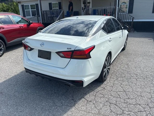 Used 2019 White Nissan 2.5 SR image 6