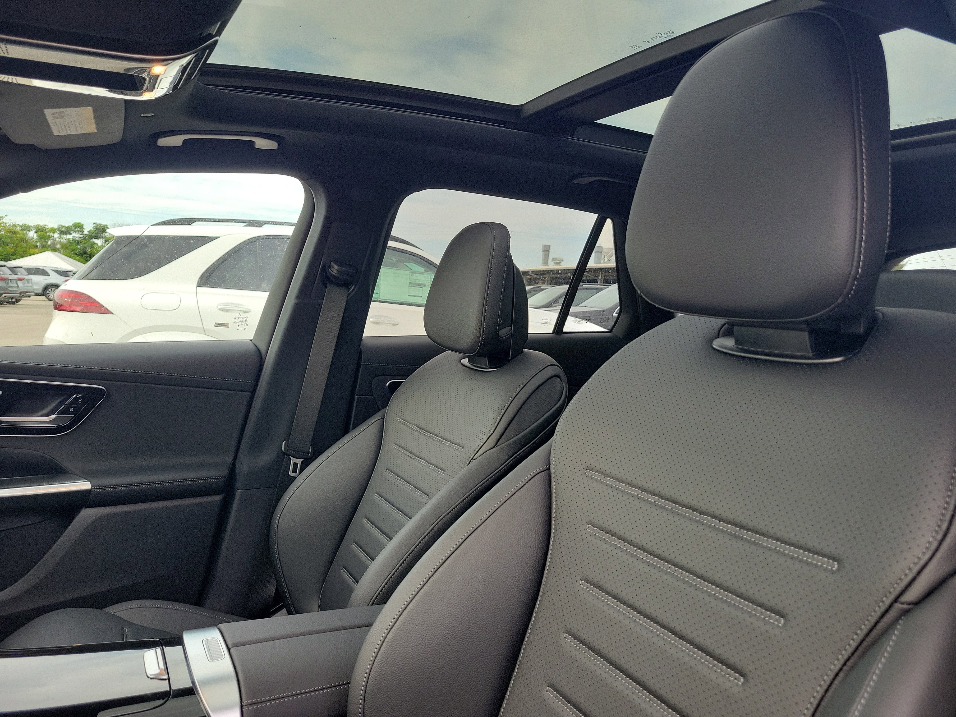 New 2026 Verde Silver Metallic Mercedes-Benz GLC 300 image 52
