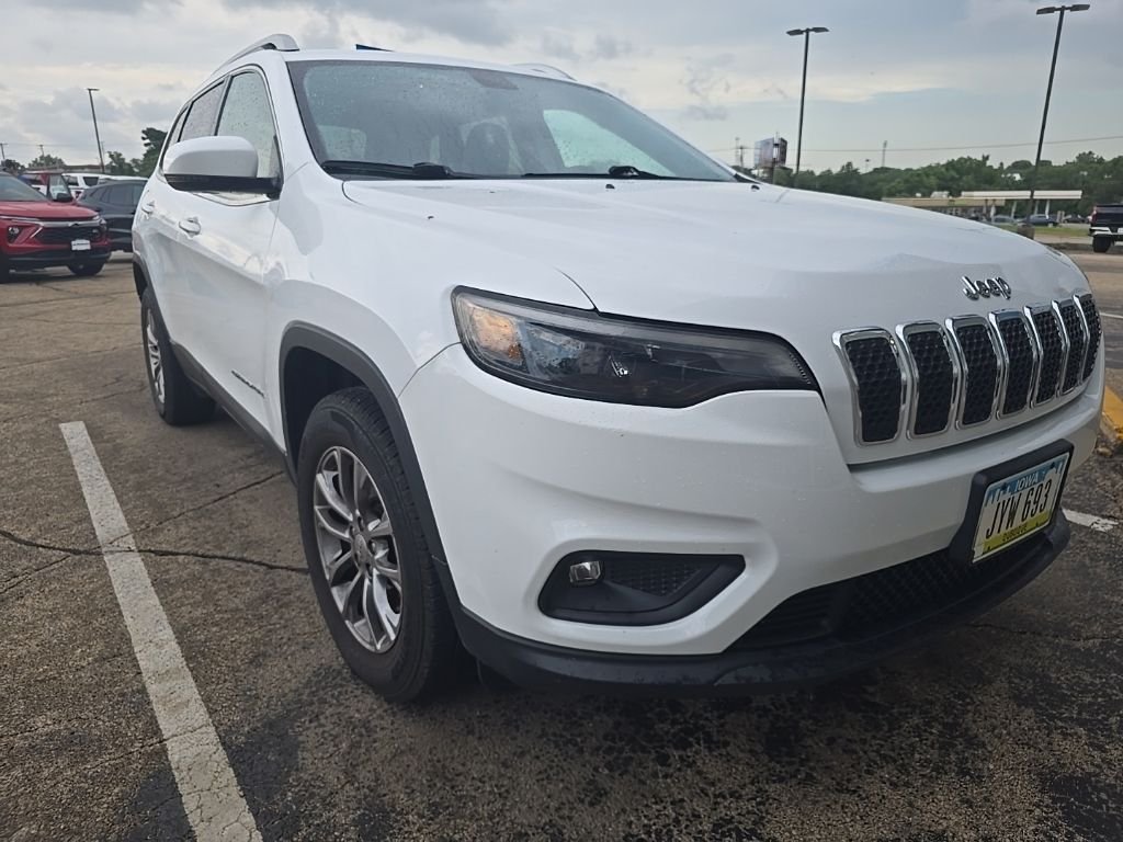 Used 2020 White Jeep Latitude Plus image 2