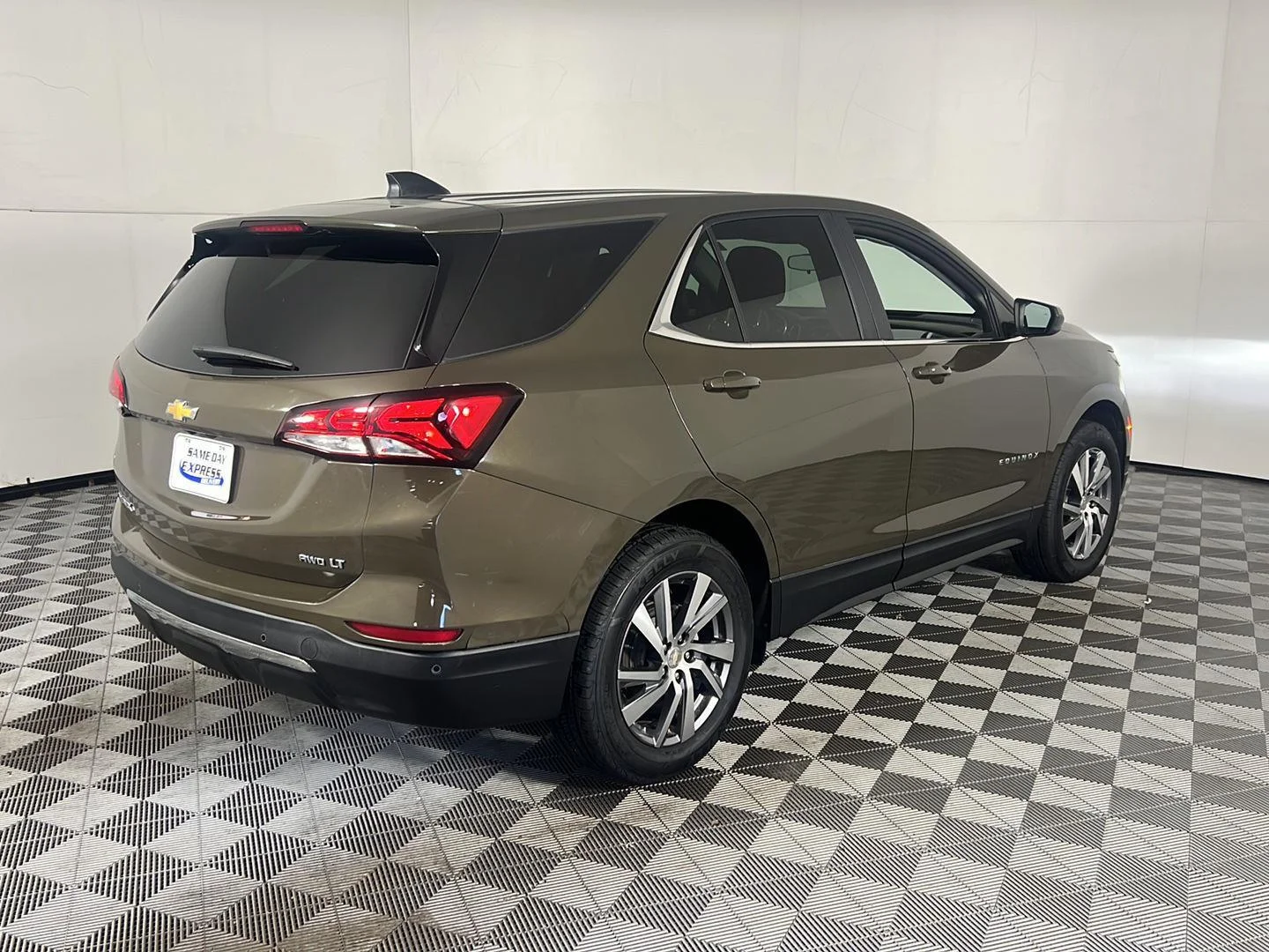 Used 2023 Harvest Bronze Metallic Chevrolet LT image 4