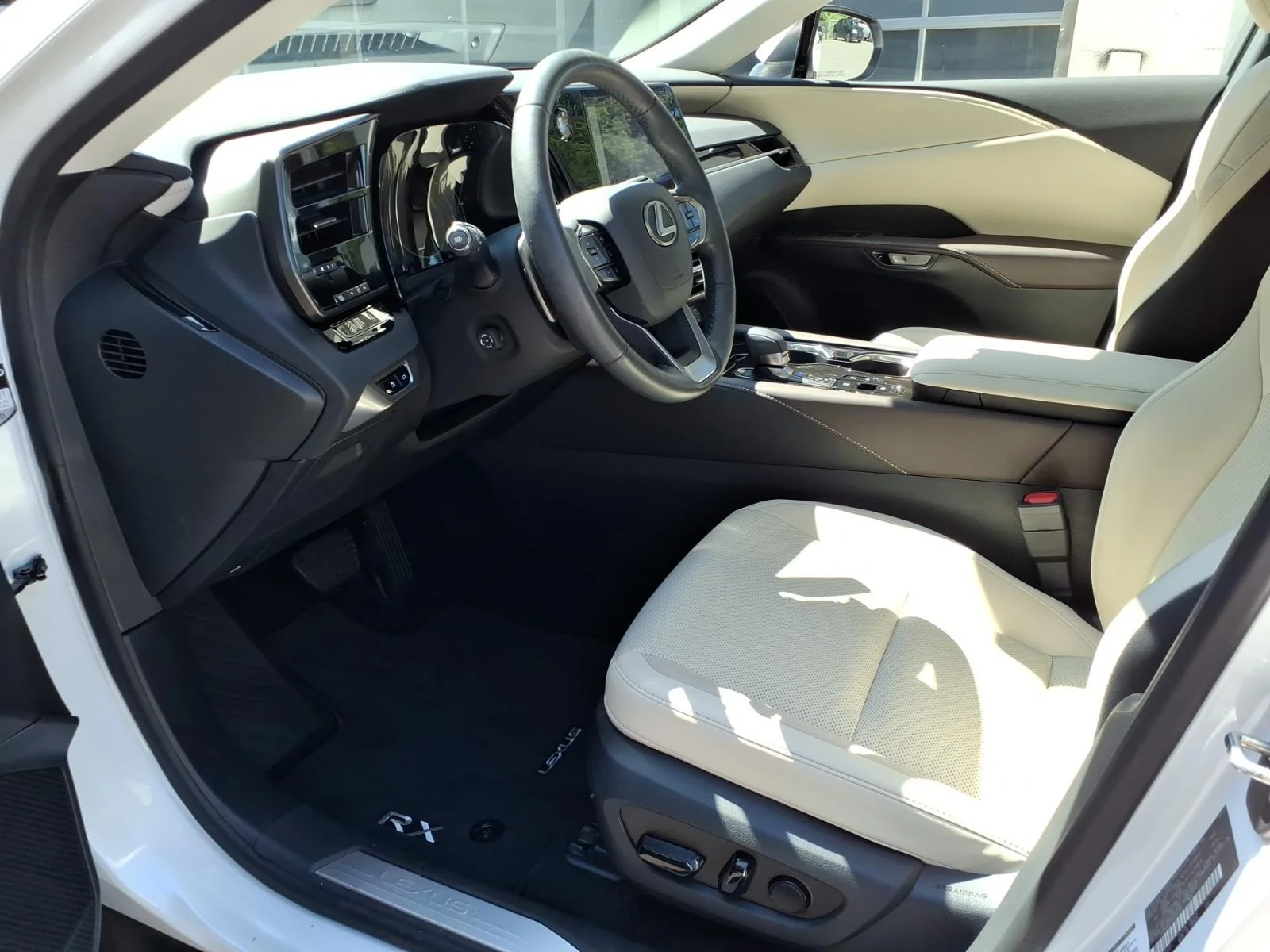 Certified Used 2024 Eminent White Pearl (085) Lexus Base image 15