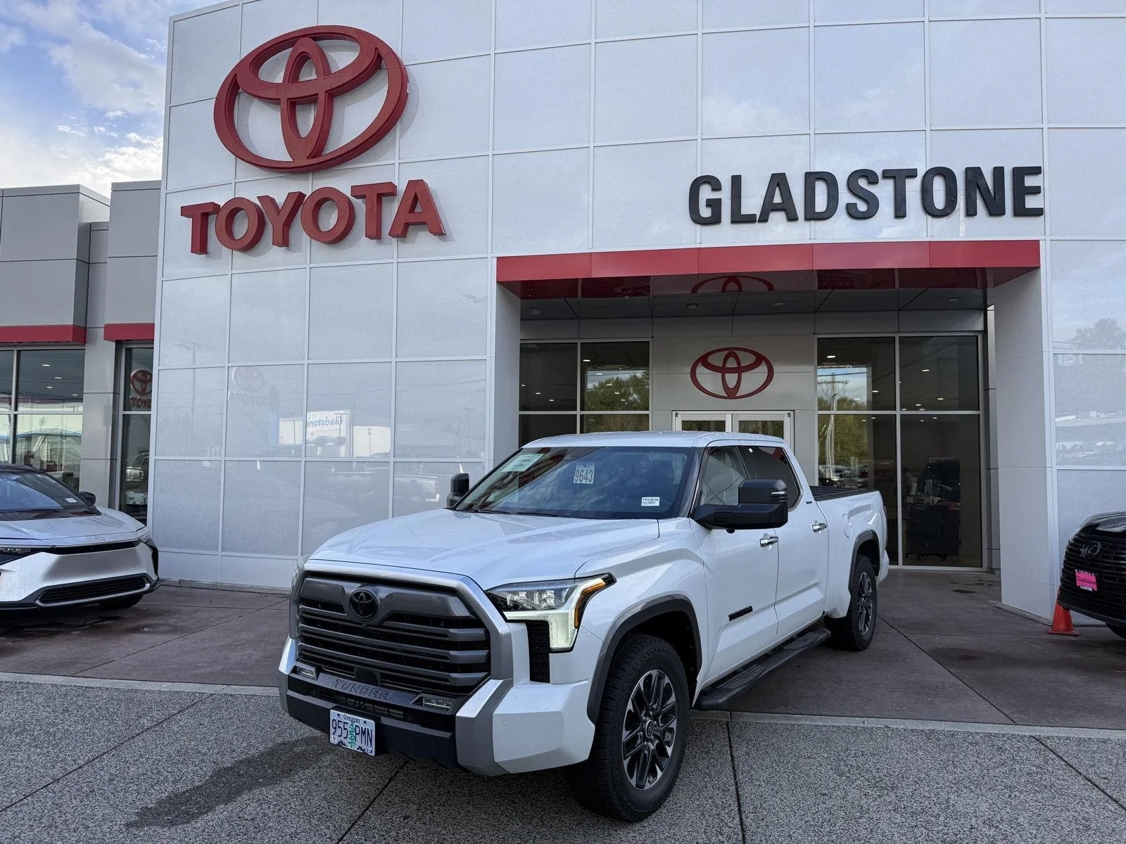 Used 2023 Wind Chill Pearl Toyota Limited image 1