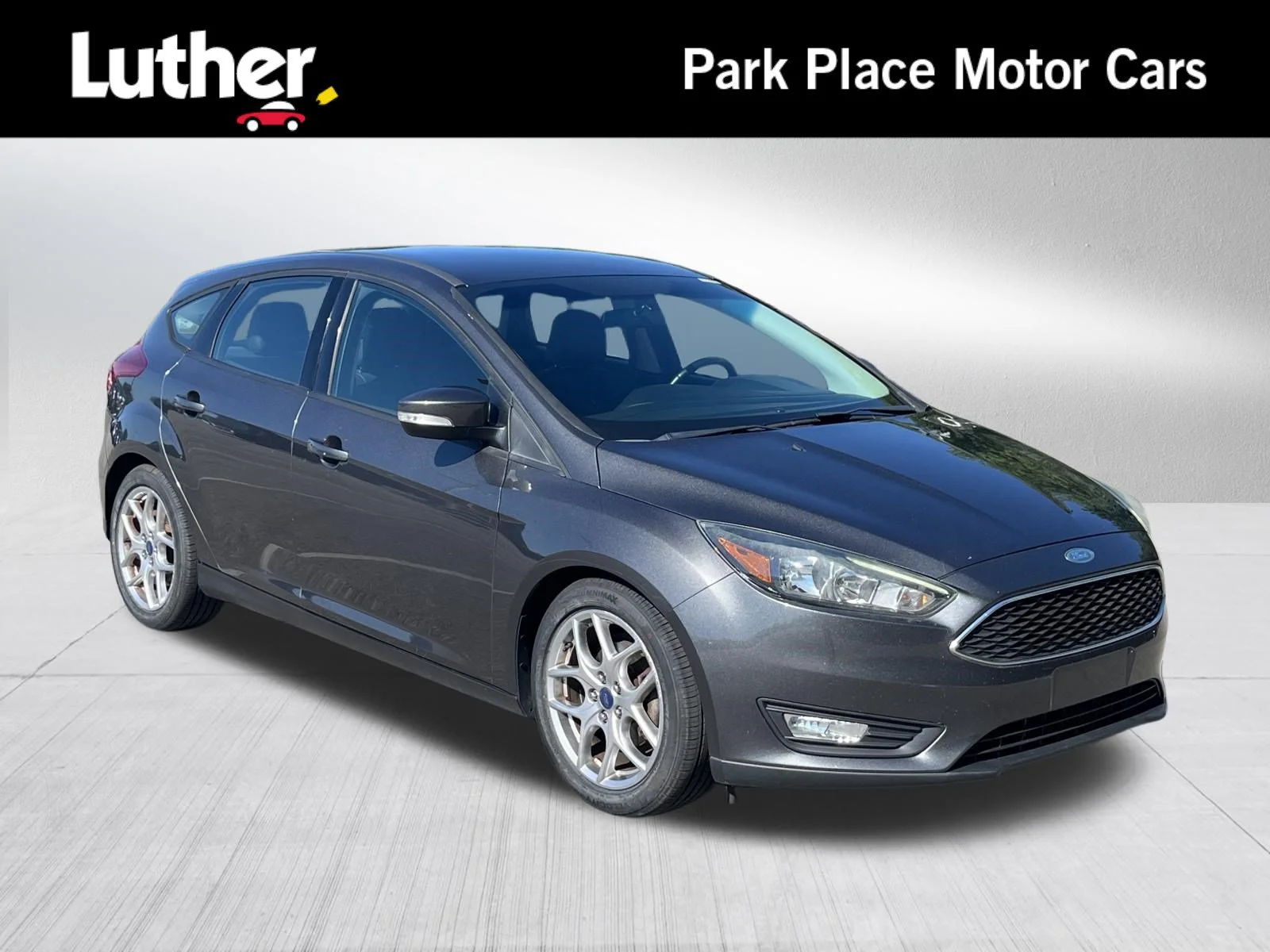 Used 2015 Magnetic Ford SE image 1