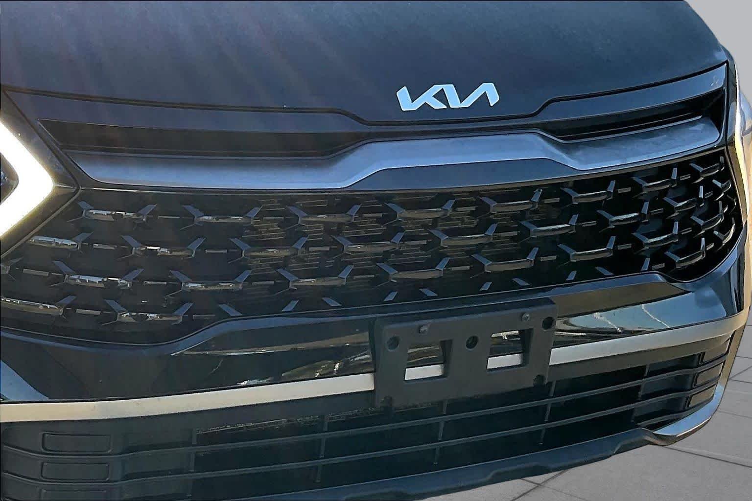 Used 2023 Ebony Black Kia X-Line image 29