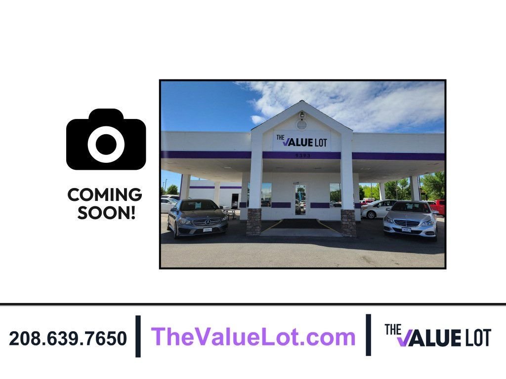 Used 2019 Silver Nissan SL image 1