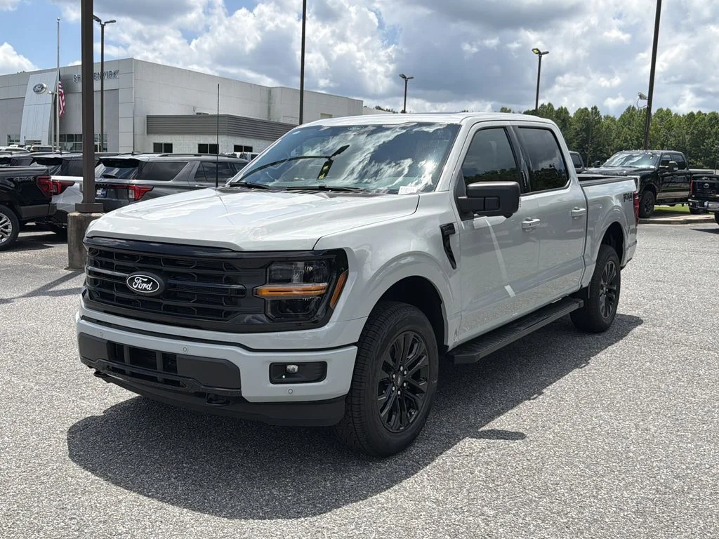 New 2026 White Ford XLT image 3